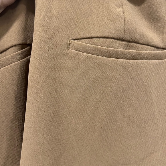 Tan pleated pants - Picture 6 of 7